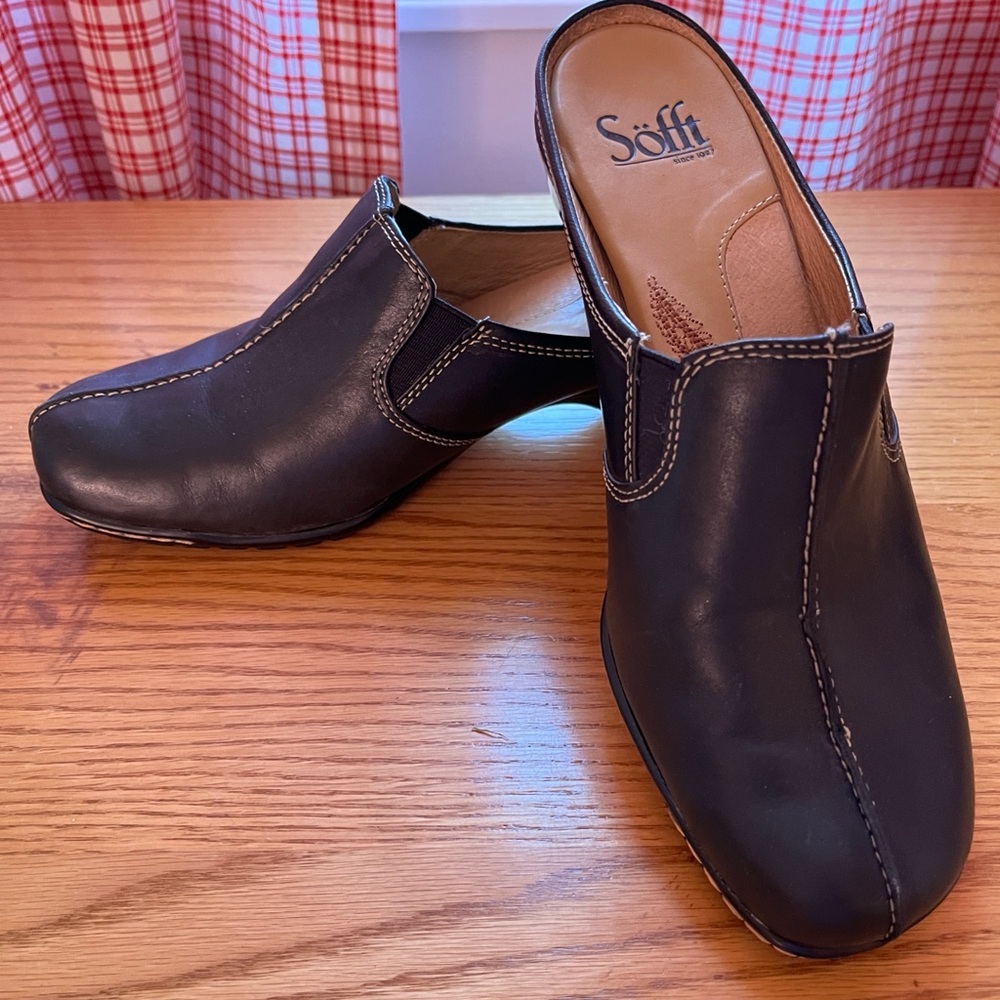 SOFFT Black Leather Open-back Slide Mule Clogs size 7.5 1029401 Great Condition